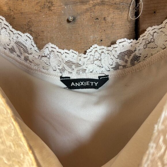 Express Women's White and Cream Vest - Picture 2 of 4